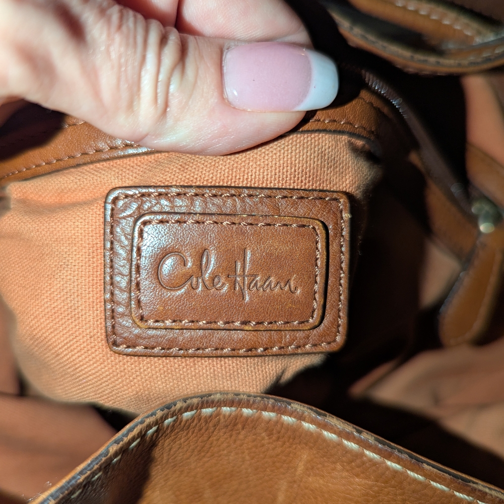 Elegant Two-Tone Leather and Canvas Women's Bag - Picture 2 of 9